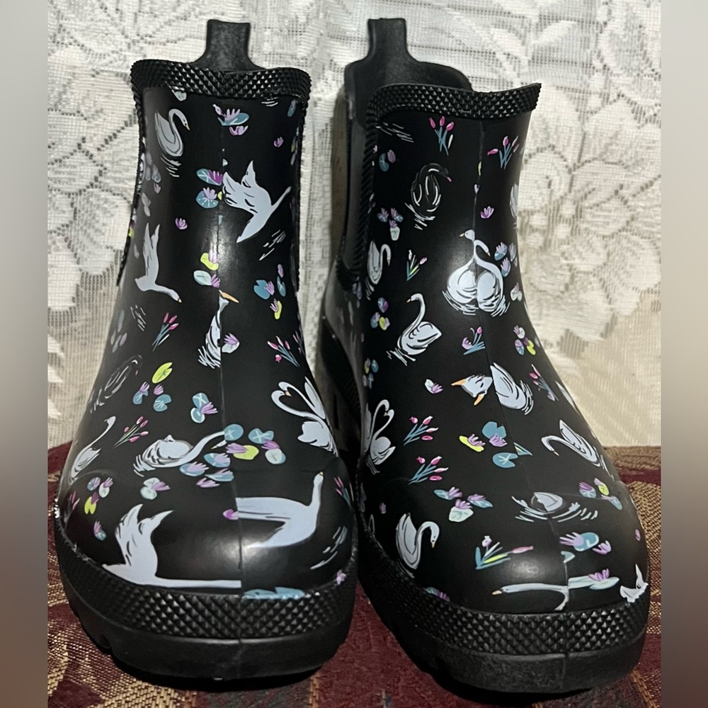 Vera Bradley boots